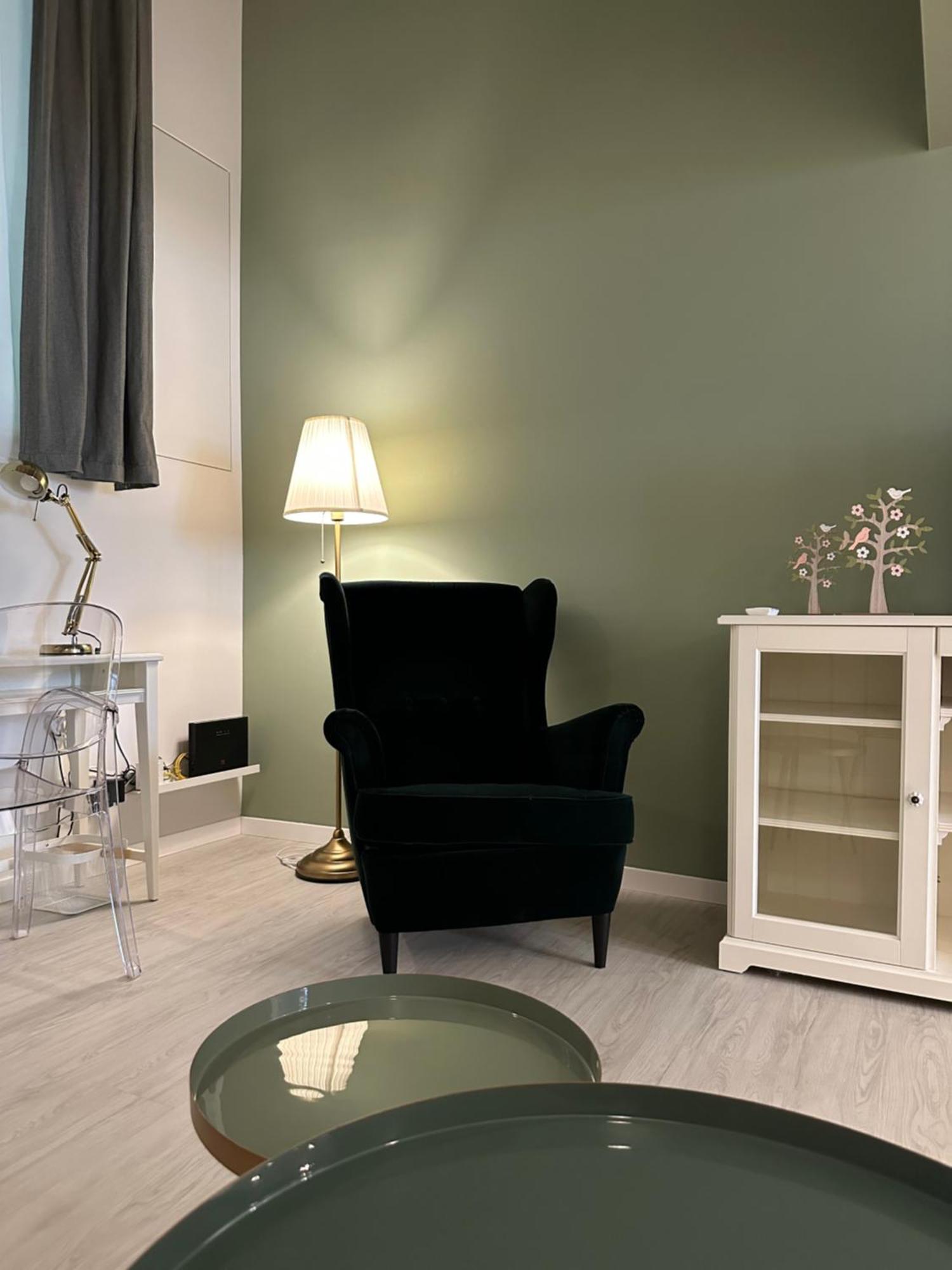 Flowers, A Cozy Suite In Mailand Exterior foto